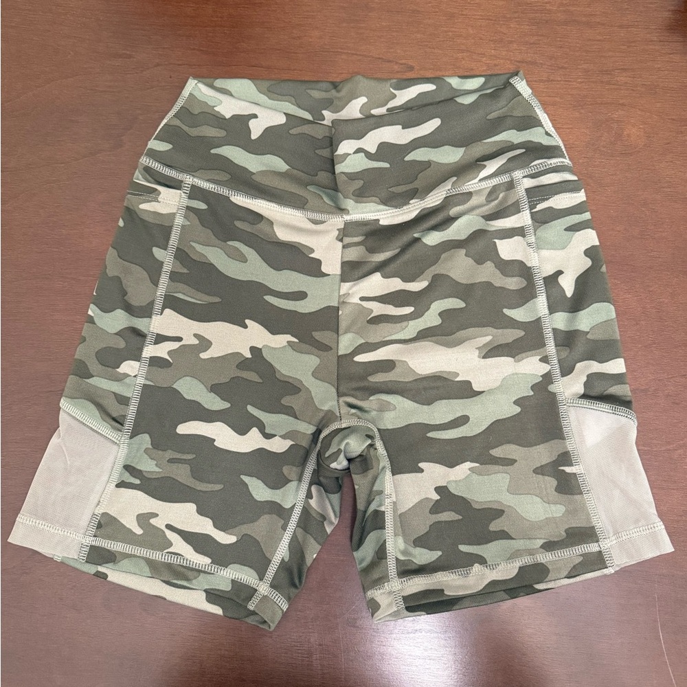 Women’s Camouflage Biker Shorts with Pockets